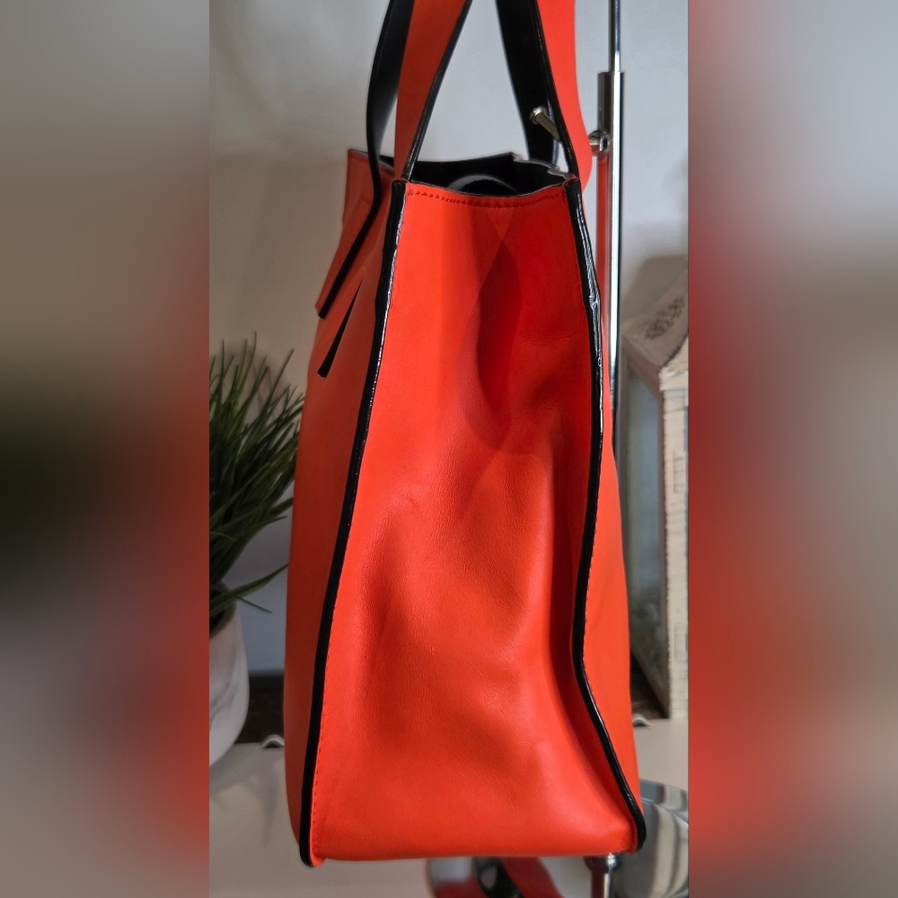 Kate Spade New York Brightspot Avenue Grayce Tote Storybook Lining - Picture 4 of 15